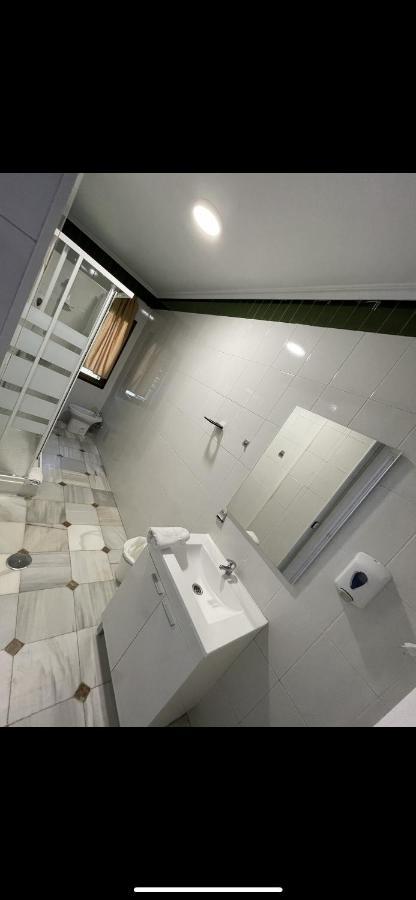 New Hortaleza Coliving Hotel Madrid Bagian luar foto